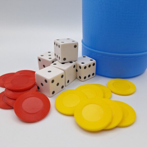 Milton Bradley Yahtzee Shaker Cup 1975 Blue Board Game Replacement Piece Vintage - Picture 2 of 7